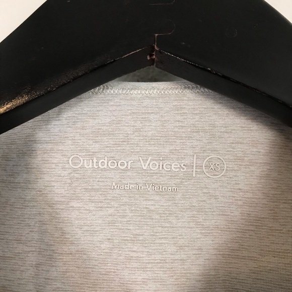 Outdoor Voices XS Crop Top Cream Gray - Picture 6 of 9